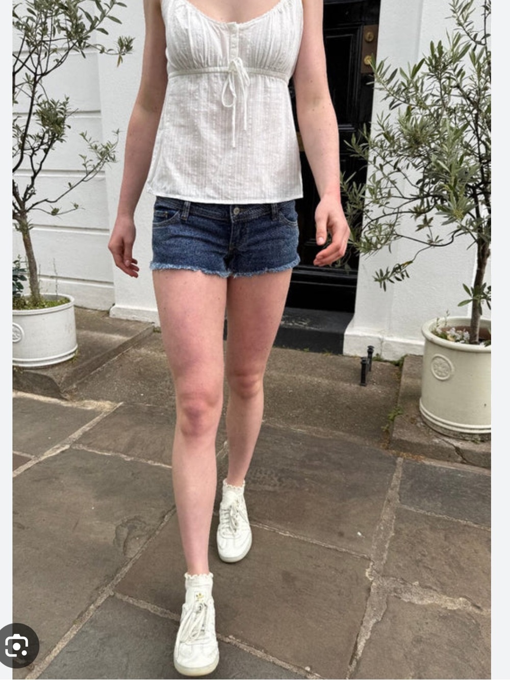BRANDY MELVILLE JOHN GALT Denim Distressed shorts Women’s size small